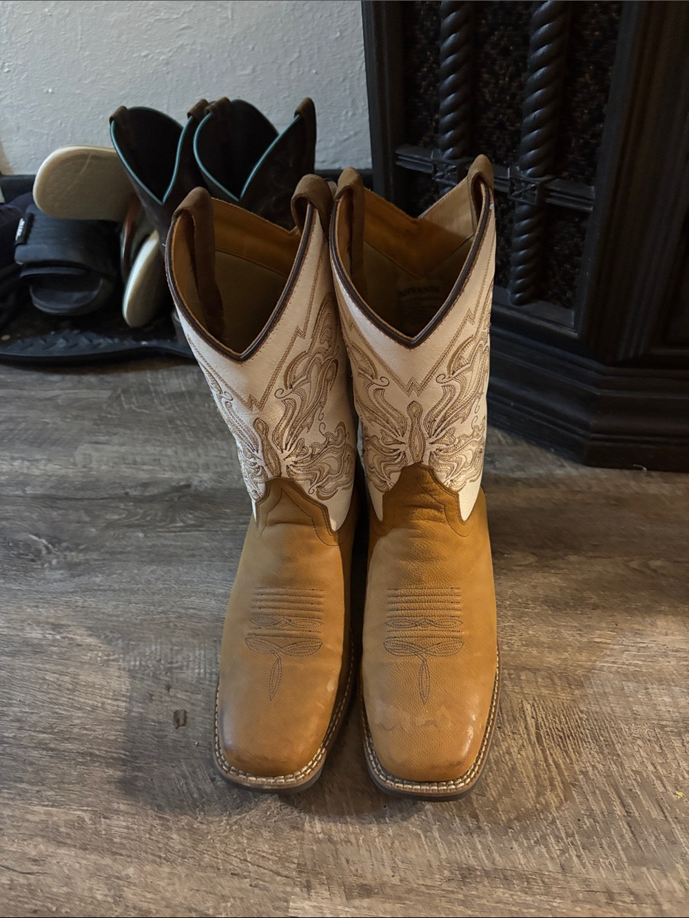 Shyanne Tan and White Embroidered Western Boots